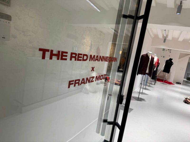 theredmannequin