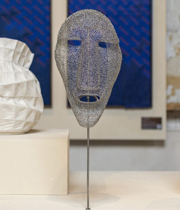 Title: EchoesArtisan: Giacomo BenavatiWire sculptorInterwoven 2025Seville, Spain